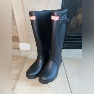Hunter tall boots (matte w/webbing side strap)